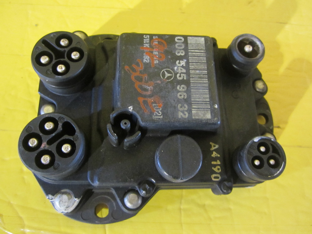 Mercedes Benz Ignition Control Module 300E 0085459632 Used Auto Parts